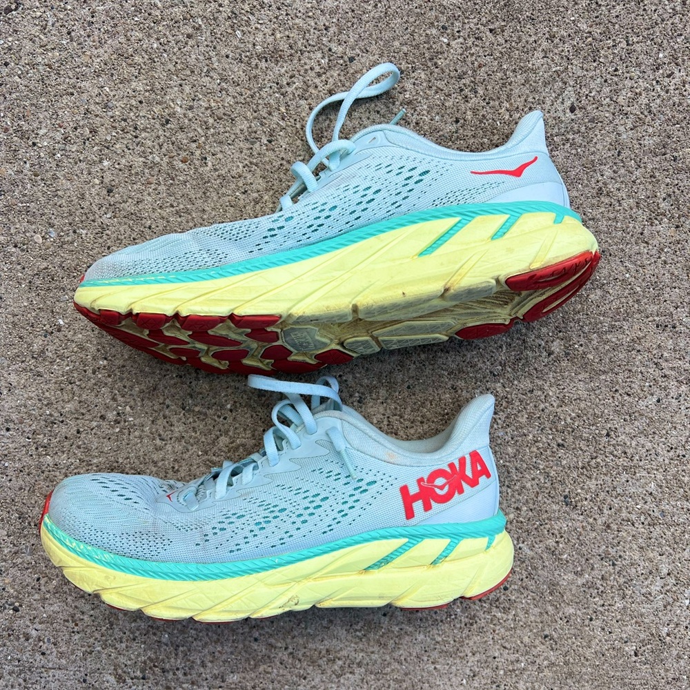 Women’s size 8.5 Hoka Clifton 9 shoes